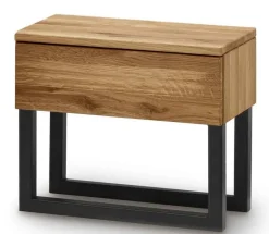 817 Bett aus Holzbalken