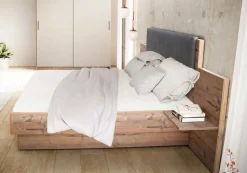 Meran Bett mit Rückwand