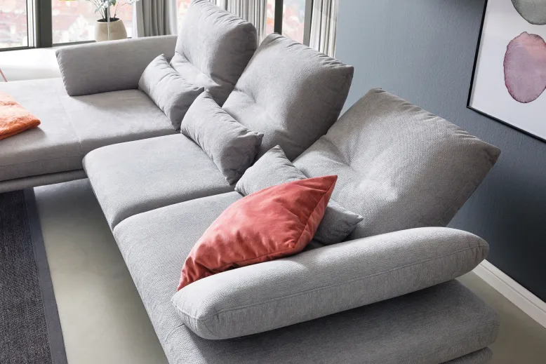 Phoenix Sofa mit Ottomane